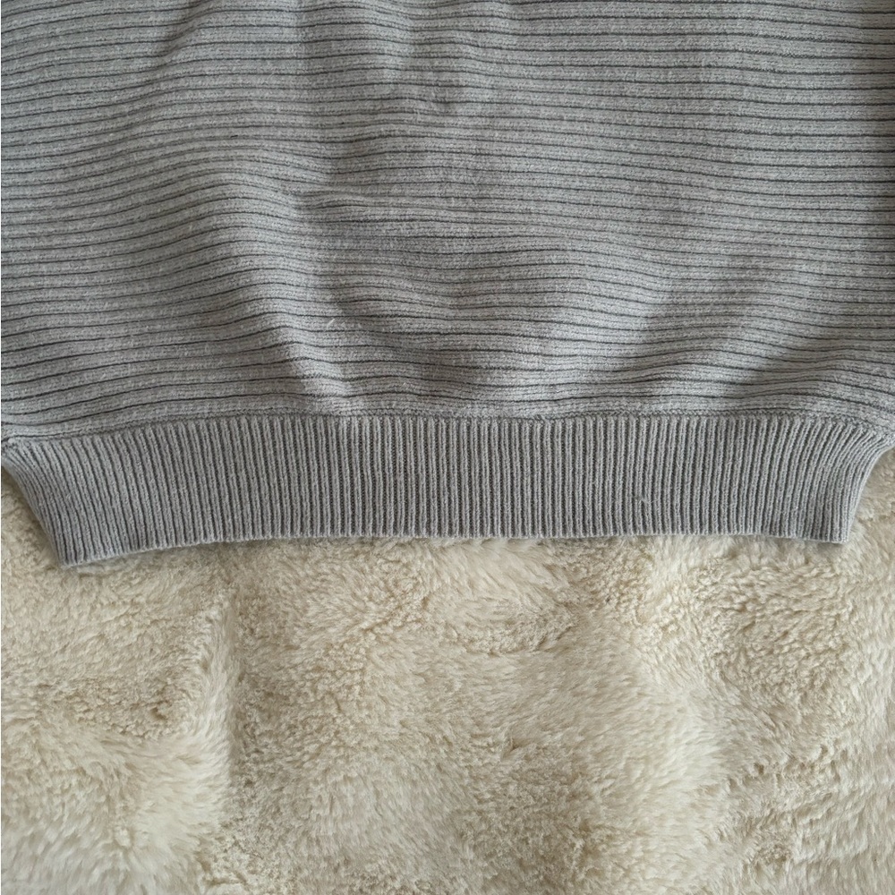 Express Sweater - Picture 4 of 4